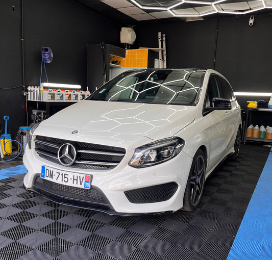 REMISE A NEUF DE L'INTERIEUR DE CETTE MERCEDES CLASSE B À CORBAS LYON RHONE-ALPES PROCHE VENISSIEUX
