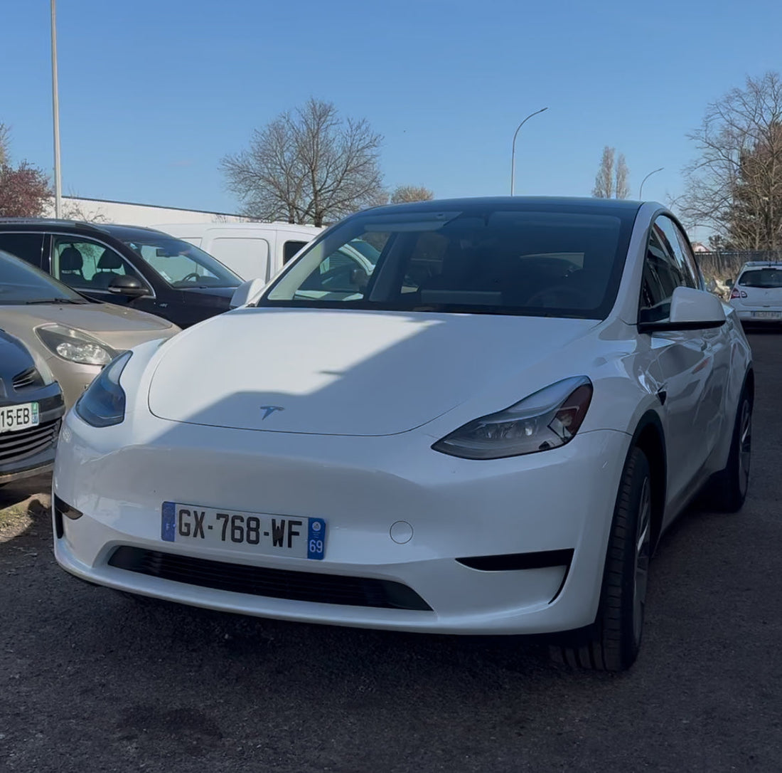 NETTOYAGE INTERIEUR EXTERIEUR SUR TESLA MODEL Y À CORBAS LYON RHONE-ALPES PROCHES SUD LYONNAIS
