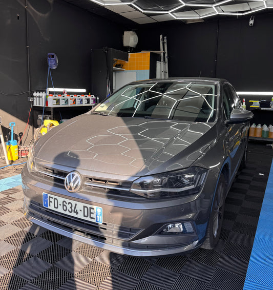 NETTOYAGE INTERIEUR COMPLET SUR VOLKSWAGEN POLO À CORBAS LYON RHONE-ALPES PROCHE GENAS