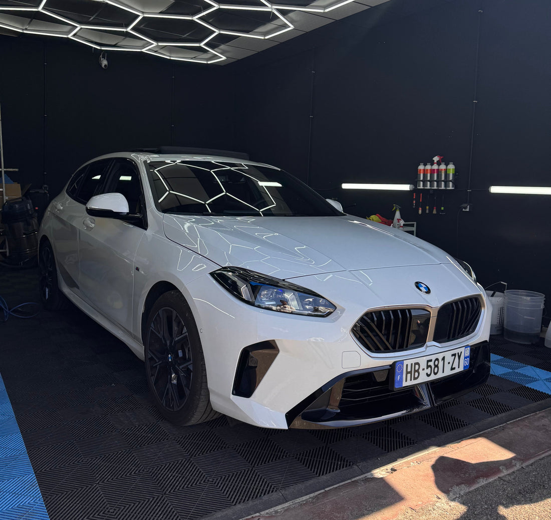 NETTOYAGE D'ENTRETIENT SUR CETTE BMW SERIE 1 À CORBAS, LYON RHONE-ALPES PROCHE MIONS