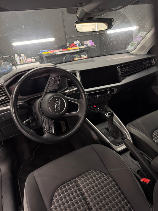 DETAILING INTERIEUR EXTERIEUR SUR CETTE AUDI A1 SPORTBACK À CORBAS, LYON RHONE-ALPES PROCHE VENISSIEUX